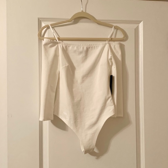 Lulus white off the shoulder bodysuit - Picture 6 of 11